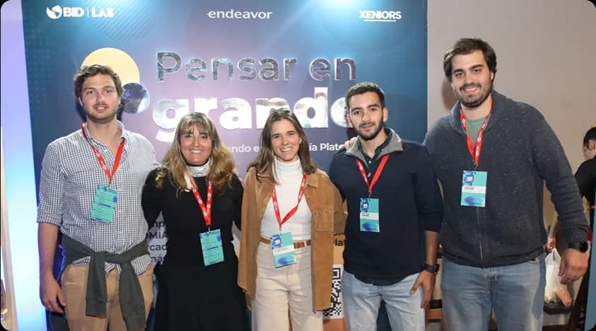 Vangwe's team ft. Cajalegado